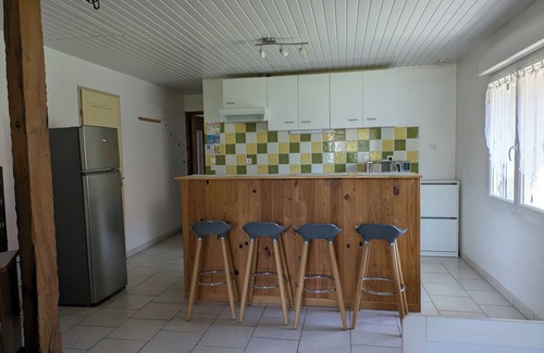Mesandans House | 3-star furnished studio in the countryside, 5 minutes from the freeway.