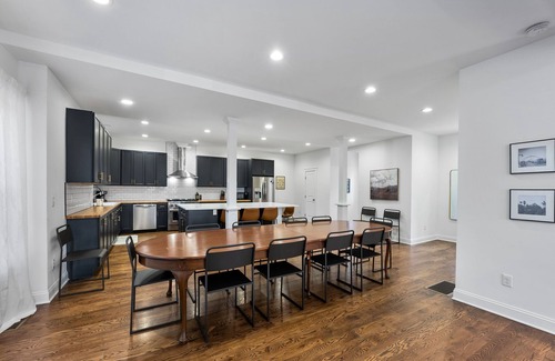 Clintonville House | 3 story, massive house in Central Columbus. Huge Kitchen!