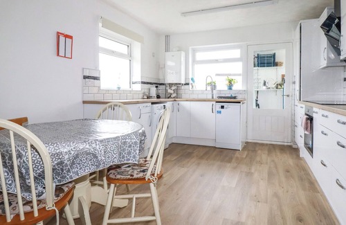 Pelynt House | 3 SUMMER LANE PARK, pet friendly, with open fire in Pelynt