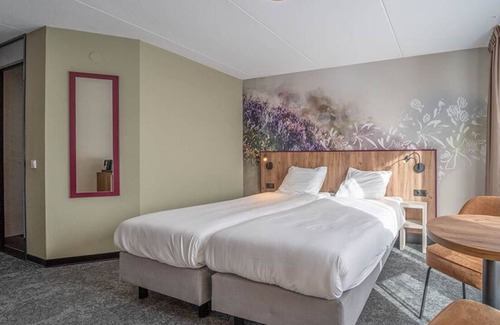 Zeegse Hotel | 3 Tranquil Rooms with Pool, Sauna, and Coffee Maker - Near Scenic Hiking Spots