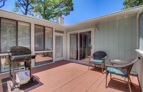 Twin Oaks House | 3 Twin Oaks Lane by AvantStay Beach Access Sunroom Great Location