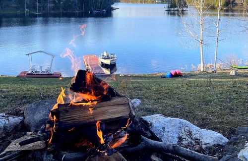 Blue Sea Cabin | 3 Waterfront Cottages - Domaine du Lodge
