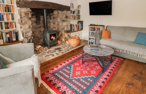 Bampton Cottage | 3 WEST STREET, romantic, character holiday cottage in Bampton, Devon