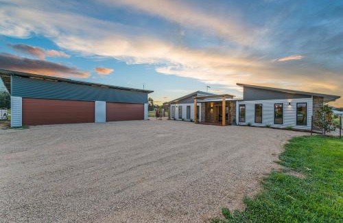 Mansfield House | 3 WISE MONKEYS, MANSFIELD