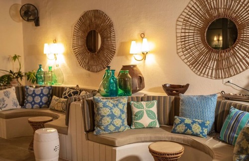 Plantation House | 3 x 2 Bedroom Beachfront Room at Itzana Resort