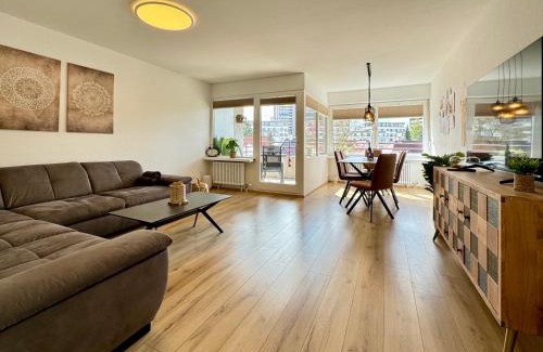 Leonberg Apartment | 3 Zimmer Apartment, 95 qm, max 5 Personen, Balkon, Garage, Internet 100 MBit