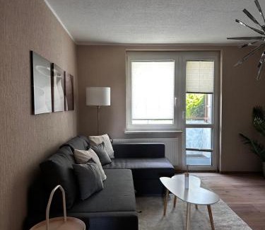 Hennickendorf Apartment | 3-Zimmer Ferienunterkunft inkl Parkplatz und Balkon, mit Nähe zum See
