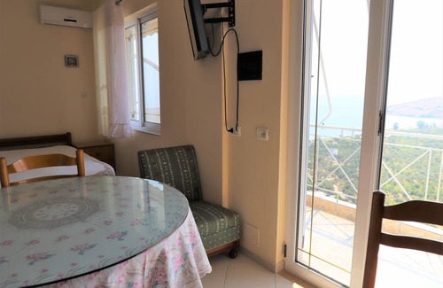 Qeparo House | 30 m² House ∙ 1 bedroom ∙ 3 guests