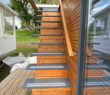 Wiesbaden Boat Rental | 30 m² Houseboat ∙ 2 bedrooms ∙ 4 guests