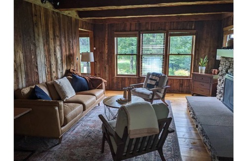 Hyde Park Other | 30 mins to Smuggs and Stowe! Tons of room for family and pets!