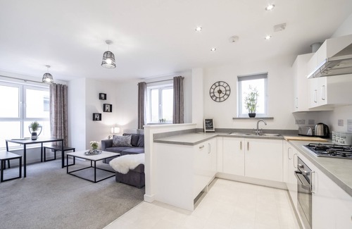 Peterborough Apartment | 🌟30% OFF 28+ nights stays - Superb St John's Central Apartment🌟
