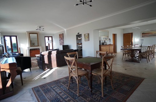Cricqueville-en-Bessin House | 300 m² House ∙ 4 bedrooms ∙ 14 guests