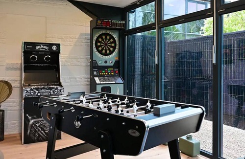 Marcq-en-Baroeul Cottage | 300 m² Cabin ∙ 6 bedrooms ∙ 12 guests
