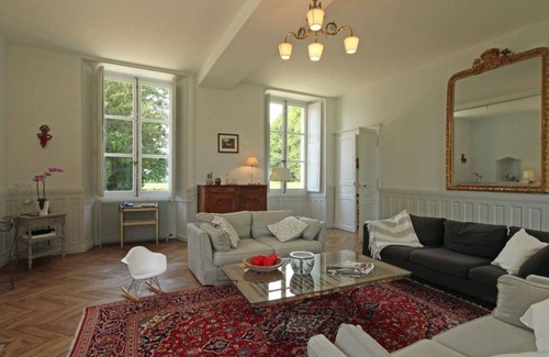 Bellavilliers Cottage | 300 m² Cabin ∙ 6 bedrooms ∙ 14 guests