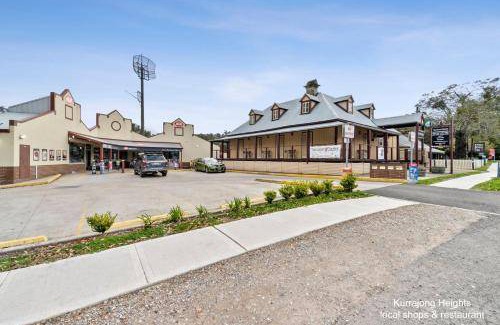 Kurrajong Heights House | 300 m² House ∙ 4 bedrooms ∙ 12 guests