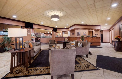 Lindbergh Lawns Hotel | 300 m² Hotel ∙ 127 guests