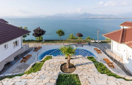Shkoder House | 300 m² House ∙ 4 bedrooms ∙ 8 guests