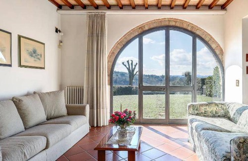 Scandicci House | 300 m² House ∙ 5 bedrooms ∙ 12 guests