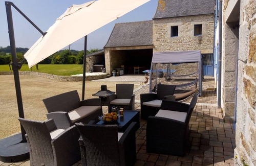 Plougonven House | 300 m² House ∙ 6 bedrooms ∙ 15 guests