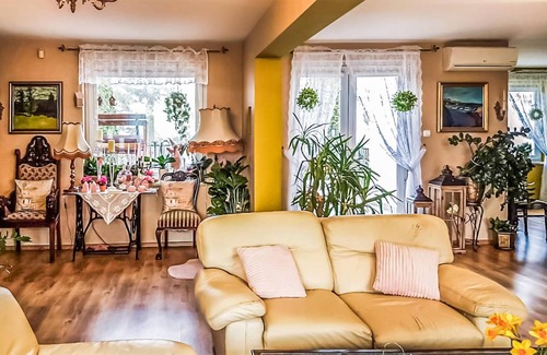 Tuchola House | 300 m² Maisonette ∙ 2 bedrooms ∙ 4 guests