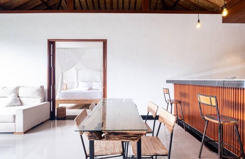 Lodtunduh Villa | 300 m² Villa ∙ 2 bedrooms ∙ 4 guests