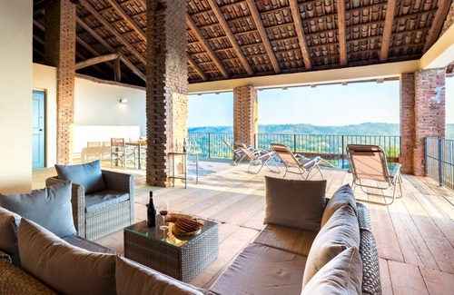 Belveglio Villa | 300 m² Villa ∙ 4 bedrooms ∙ 8 guests