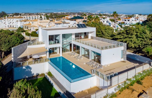 Castelo Villa | 300 m² Villa ∙ 4 bedrooms ∙ 10 guests