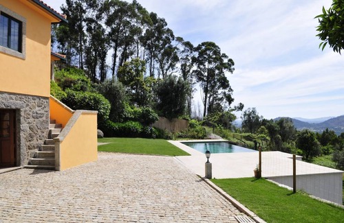 Calheiros Villa | 300 m² Villa ∙ 4 bedrooms ∙ 8 guests