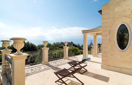 Donnalucata Villa | 300 m² Villa ∙ 4 bedrooms ∙ 8 guests
