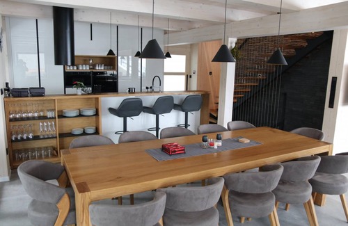 Dolni Morava Villa | 300 m² Villa ∙ 4 bedrooms ∙ 14 guests