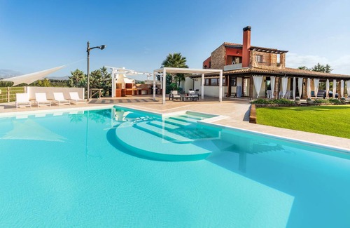 Trapani Villa | 300 m² Villa ∙ 5 bedrooms ∙ 9 guests