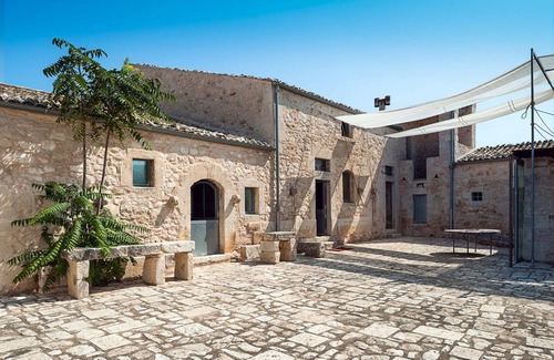 Ragusa Villa | 300 m² Villa ∙ 5 bedrooms ∙ 12 guests