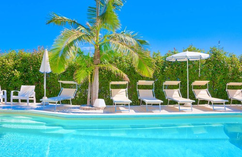 Costarainera Villa | 300 m² Villa ∙ 7 bedrooms ∙ 16 guests