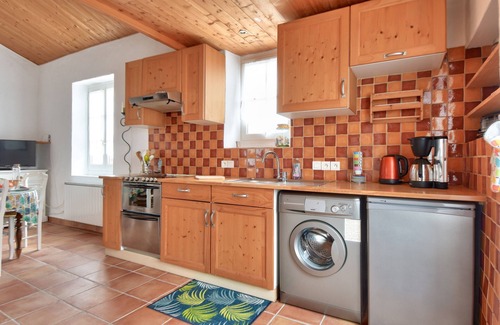 L'Epine Apartment | 300m from the beach - house with garden for 3