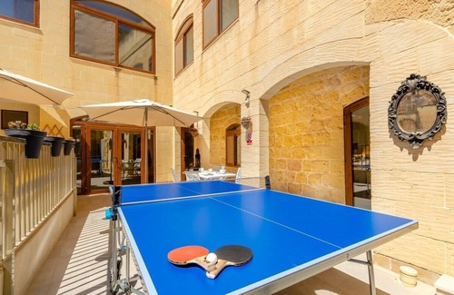 Sannat Villa | 300y/o Gozo Country Villa: pool, games, sleeps 14