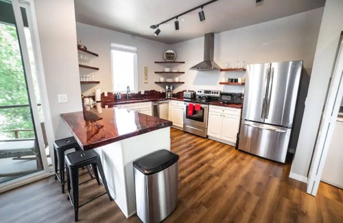 Southside Apartment | 301The Lofts, by Flagtown, 2 bed 2 bath