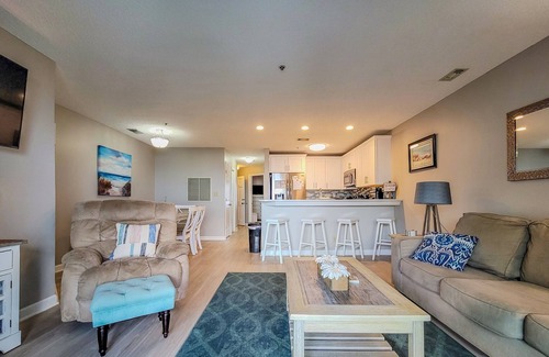 North Topsail Beach Condo | 304-A Villa Capriani: Oceanfront Bliss Awaits!