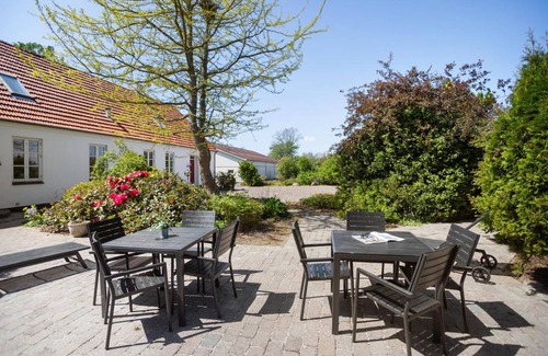 Haslev House | 306 m² Farmhouse ∙ 7 bedrooms ∙ 16 guests