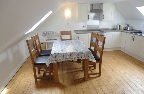Little Haven Cottage | 30sec walk to Little Haven Beach, sea views (at high tide) with a log burner !
