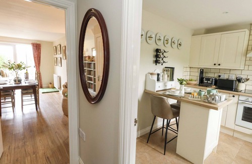 Maiden Newton Cottage | 31 BULL LANE, pet friendly, with a garden in Maiden Newton