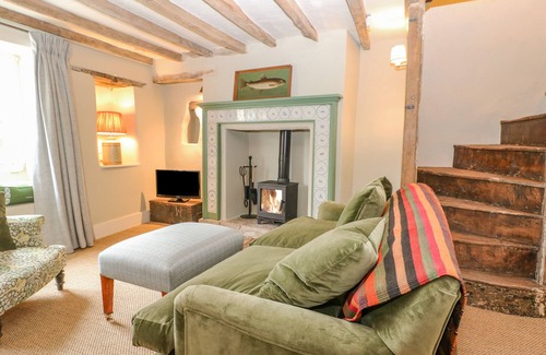 Charlbury Cottage | 31 MANOR ROAD, pet friendly, with open fire in Woodstock