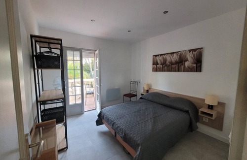 Puget-sur-Argens Villa | 310 m² Villa ∙ 9 bedrooms ∙ 18 guests