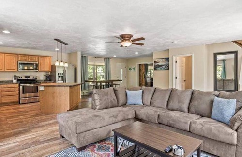 Lansing Apartment | 312 m² Apartment ∙ 9 bedrooms ∙ 24 guests