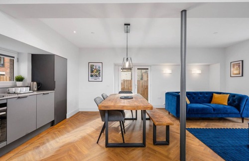 Dunfermline Apartment | 312 Reid's Corner - by StayDunfermline
