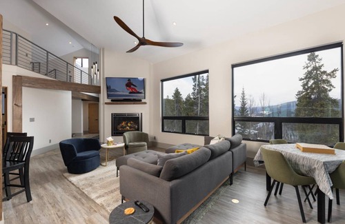 Baldy Mountain House | 315 m² House ∙ 4 bedrooms ∙ 10 guests