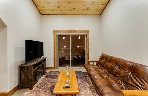 Bigfork Cabin | 319 m² Cabin ∙ 4 bedrooms ∙ 12 guests