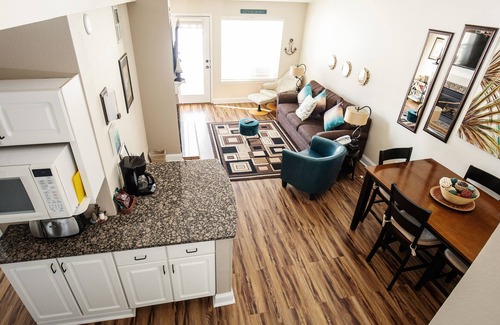 Delavan Lake Condo | 319 - Modern 2 Bed Lake View Condo w/Gorgeous Views