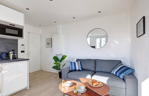 Suresnes Apartment | 319 Suite Par ici - Superb apartment