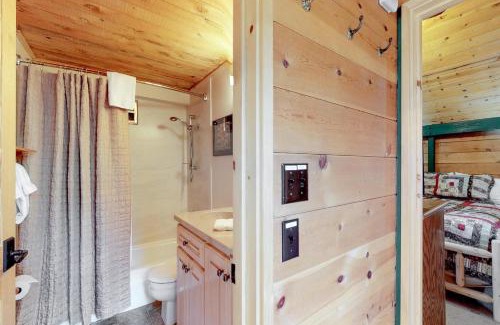 Sunriver House | 32 Cabin Cluster Ln