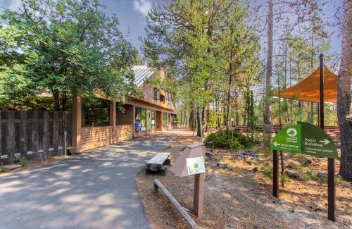 Sunriver House | 32 Cabin Cluster Ln